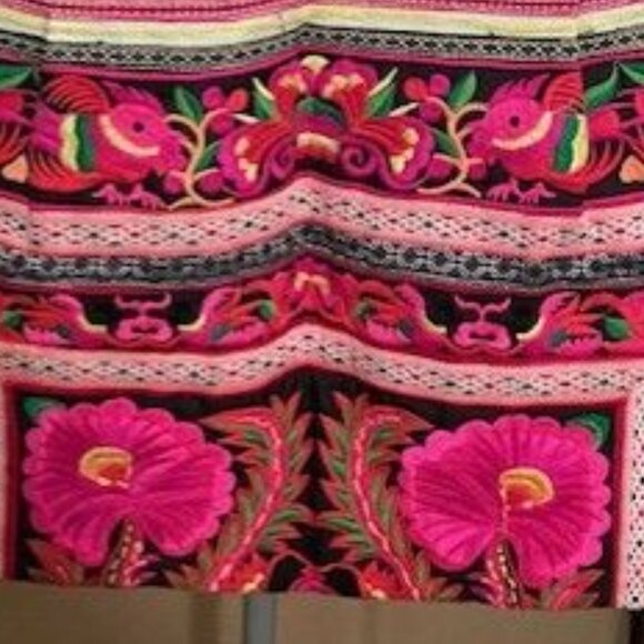 Large Mexican Tote Bag with Bright Pink Embroidered Floral Designs - Picture 5 of 5